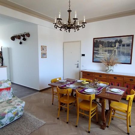 Palazzo Cavalletti - Appartamenti Nel Cuore Di Сенигаллия Экстерьер фото