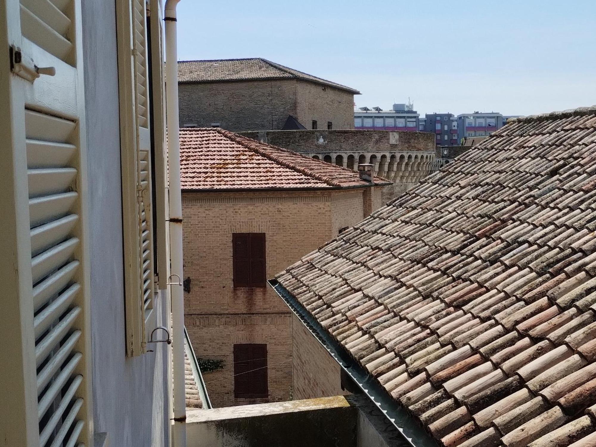 Palazzo Cavalletti - Appartamenti Nel Cuore Di Сенигаллия Экстерьер фото